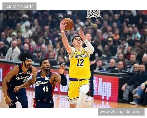 能力不错但也没有那么强，湖人对锋线新星的要求实在是太高了？